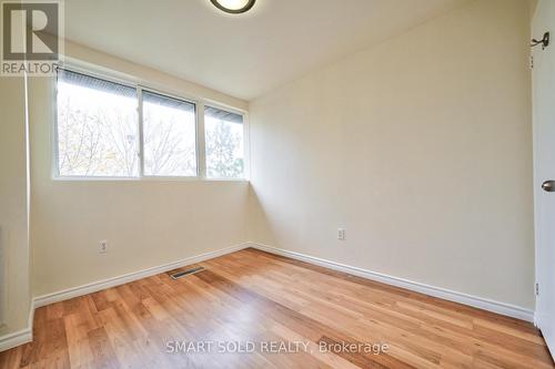 206 - 165 Cherokee Boulevard, Toronto, ON - Indoor Photo Showing Other Room