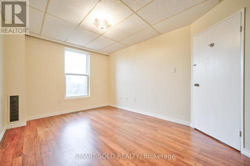 206 - 165 Cherokee Boulevard, Toronto, ON - Indoor Photo Showing Other Room