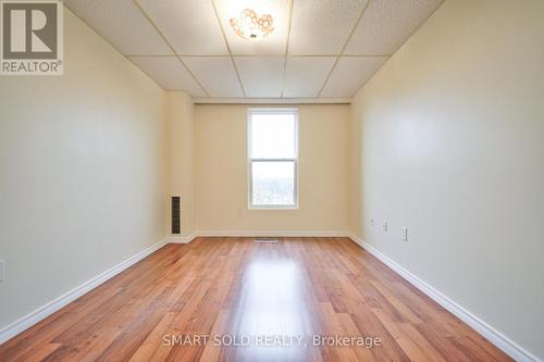 206 - 165 Cherokee Boulevard, Toronto, ON - Indoor Photo Showing Other Room