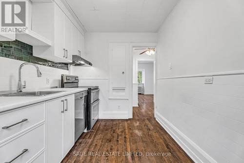 509 Sammon Avenue, Toronto, ON - Indoor Photo Showing Kitchen