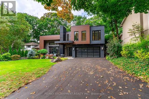 5071 Spruce Avenue, Burlington, ON - Outdoor