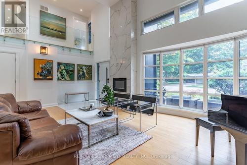 5071 Spruce Avenue, Burlington, ON - Indoor Photo Showing Living Room With Fireplace