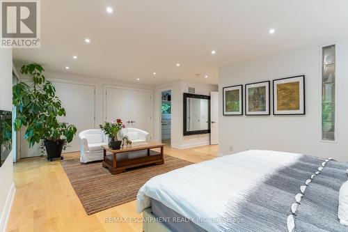 5071 Spruce Avenue, Burlington, ON - Indoor Photo Showing Bedroom