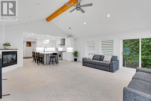 30 Archibald Road, King, ON - Indoor Photo Showing Living Room