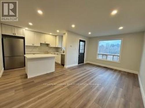 28 Royal Cedar Court, East Gwillimbury, ON - Indoor Photo Showing Kitchen