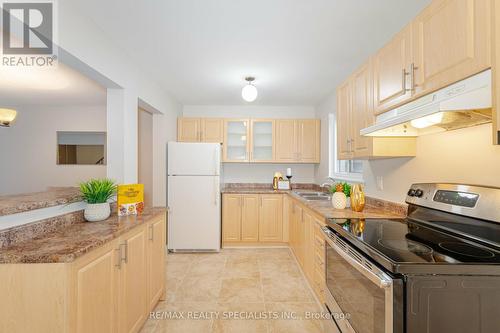 8 - 8 Guildford Crescent, Brampton, ON - Indoor Photo Showing Kitchen With Double Sink