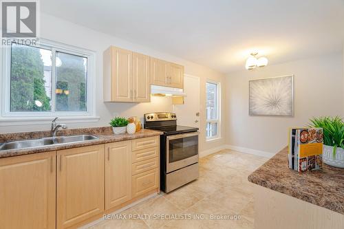 8 - 8 Guildford Crescent, Brampton, ON - Indoor Photo Showing Kitchen With Double Sink