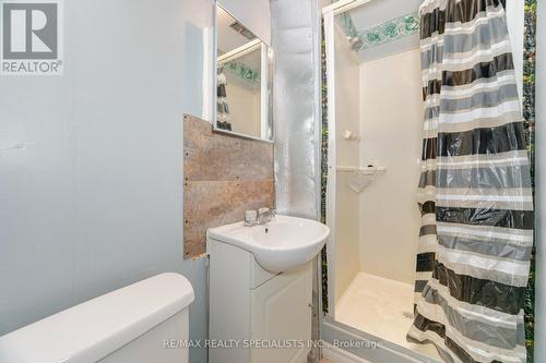 8 - 8 Guildford Crescent, Brampton, ON - Indoor Photo Showing Bathroom