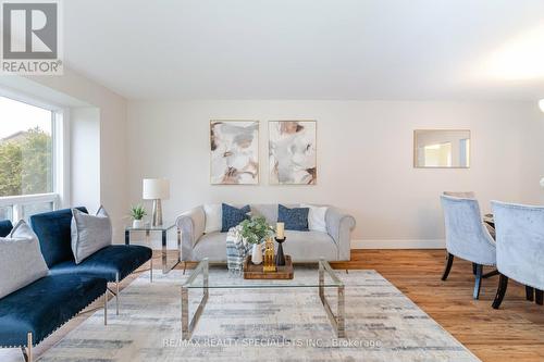 8 - 8 Guildford Crescent, Brampton, ON - Indoor Photo Showing Living Room