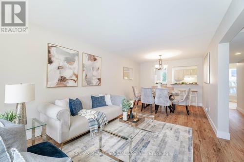 8 - 8 Guildford Crescent, Brampton, ON - Indoor Photo Showing Living Room