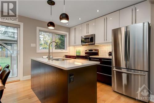 17 Petty Street, Ottawa, ON - Indoor Photo Showing Kitchen With Upgraded Kitchen