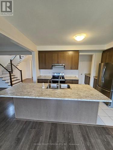 117 Donnan Drive, New Tecumseth, ON - Indoor Photo Showing Kitchen