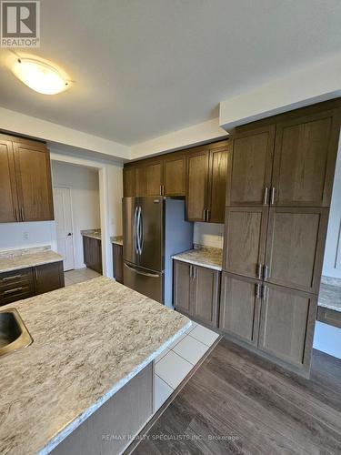 117 Donnan Drive, New Tecumseth, ON - Indoor Photo Showing Kitchen