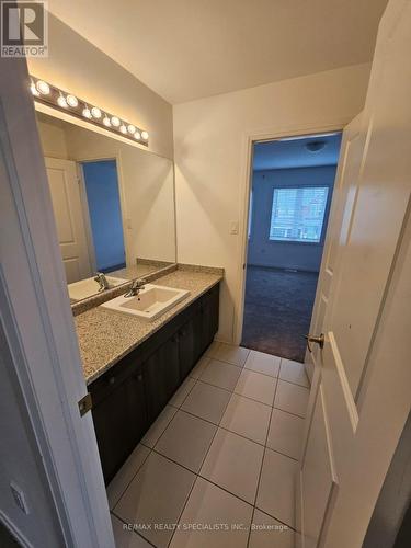 117 Donnan Drive, New Tecumseth, ON - Indoor Photo Showing Bathroom