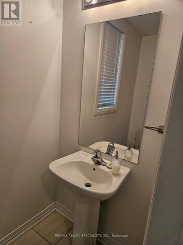 117 Donnan Drive, New Tecumseth, ON - Indoor Photo Showing Bathroom