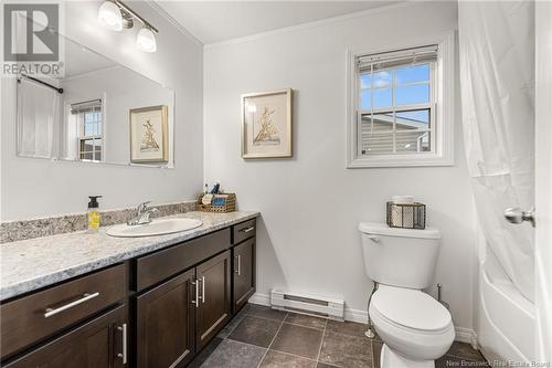 99 Tracadie, Dieppe, NB - Indoor Photo Showing Bathroom