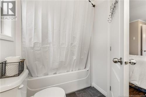 99 Tracadie, Dieppe, NB - Indoor Photo Showing Bathroom