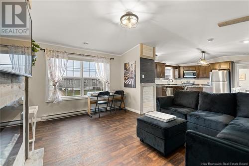 99 Tracadie, Dieppe, NB - Indoor Photo Showing Living Room