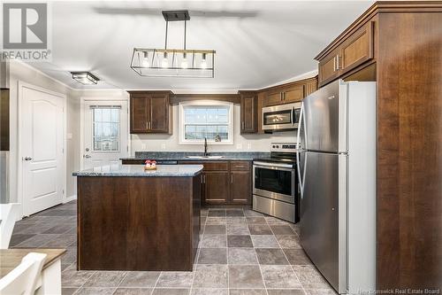 99 Tracadie, Dieppe, NB - Indoor Photo Showing Kitchen