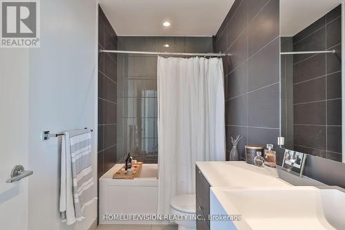 4806 - 21 Iceboat Terrace, Toronto, ON - Indoor Photo Showing Bathroom