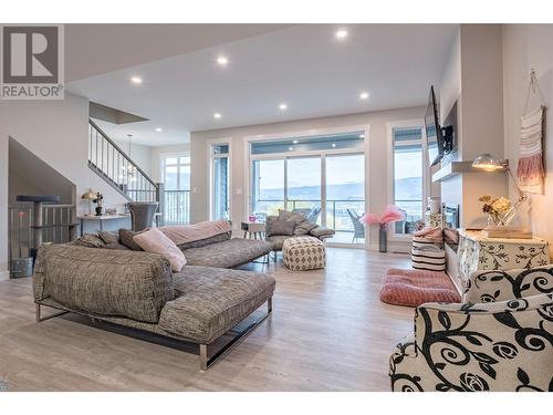 5119 Turtle Pond Place Lot# 20, Vernon, BC - Indoor Photo Showing Living Room