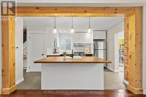 102 Lowell Avenue, St. Catharines (451 - Downtown), ON - Indoor Photo Showing Kitchen With Upgraded Kitchen