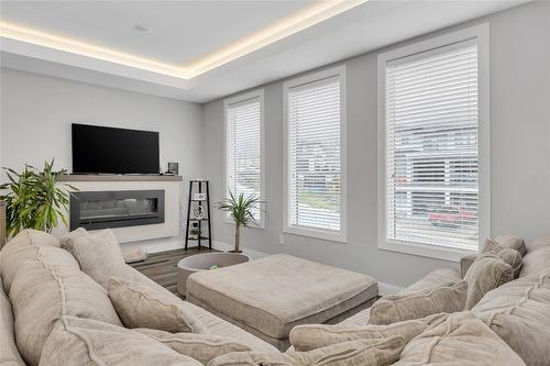 2779 Canyon Crest Drive, West Kelowna, BC - Indoor Photo Showing Other Room With Fireplace