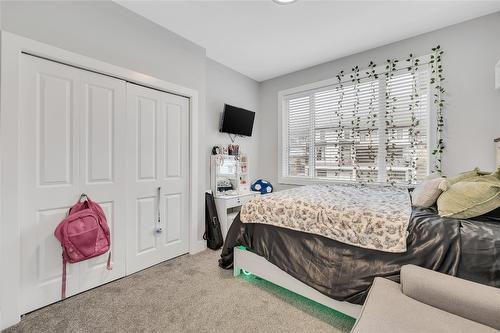 2779 Canyon Crest Drive, West Kelowna, BC - Indoor Photo Showing Bedroom