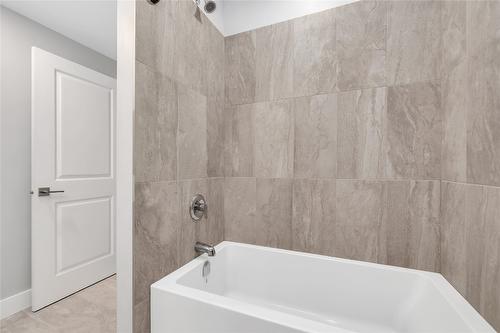 2779 Canyon Crest Drive, West Kelowna, BC - Indoor Photo Showing Bathroom