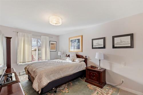 103-987 Klo Road, Kelowna, BC - Indoor Photo Showing Bedroom