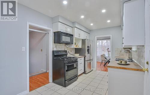 5 Hathway Crescent, Toronto, ON - Indoor Photo Showing Kitchen