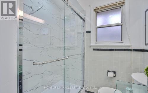 5 Hathway Crescent, Toronto, ON - Indoor Photo Showing Bathroom