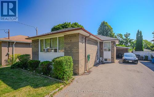 5 Hathway Crescent, Toronto, ON - Outdoor