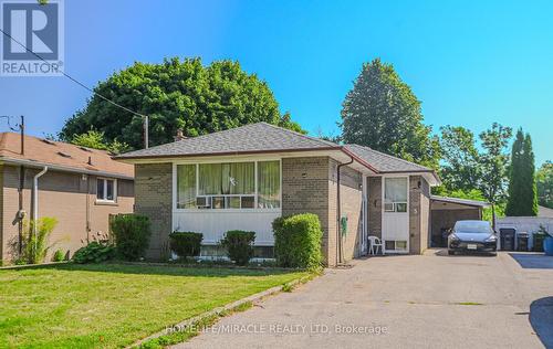 5 Hathway Crescent, Toronto, ON - Outdoor