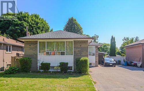 5 Hathway Crescent, Toronto, ON - Outdoor