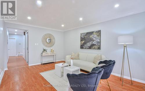 5 Hathway Drive, Toronto, ON - Indoor Photo Showing Living Room