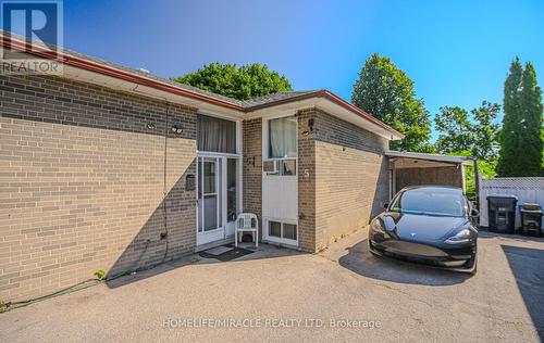 5 Hathway Crescent, Toronto, ON - Outdoor With Exterior