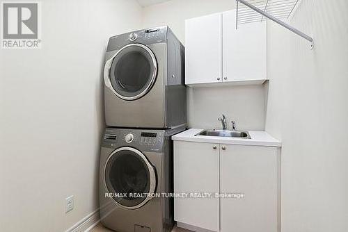 2 Suggs Lane, Whitchurch-Stouffville, ON - Indoor Photo Showing Laundry Room