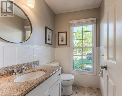 371 Strawberry Crescent, Waterloo, ON - Indoor Photo Showing Bathroom