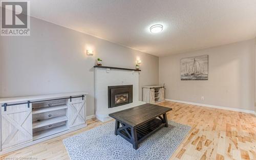 371 Strawberry Crescent, Waterloo, ON - Indoor Photo Showing Living Room With Fireplace