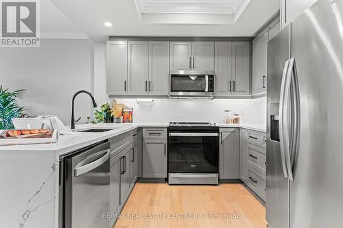 406 - 1880 Gordon Street, Guelph, ON - Indoor Photo Showing Kitchen With Stainless Steel Kitchen With Upgraded Kitchen