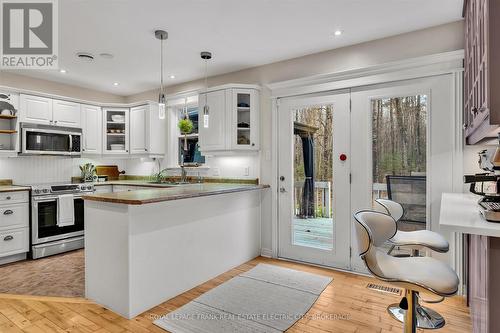 813 Centre Dummer Road, Douro-Dummer, ON - Indoor Photo Showing Kitchen