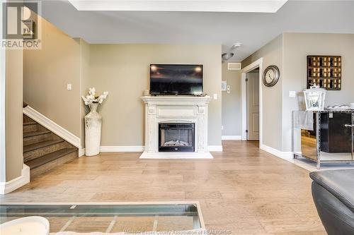 16 Shaw Drive, Amherstburg, ON - Indoor Photo Showing Living Room With Fireplace