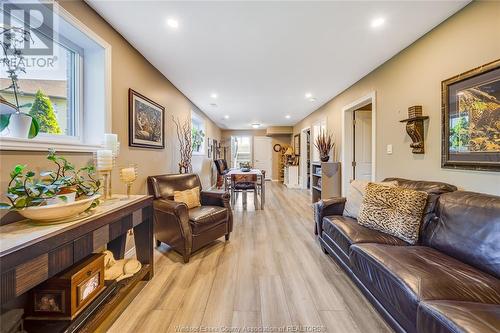 16 Shaw Drive, Amherstburg, ON - Indoor Photo Showing Living Room