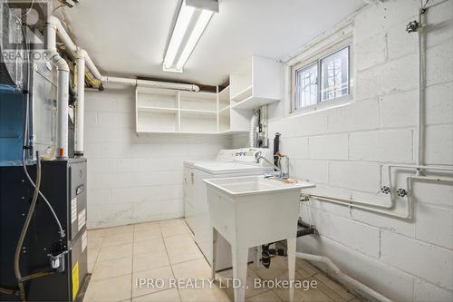 90 Stephen Drive, Toronto, ON - Indoor Photo Showing Laundry Room