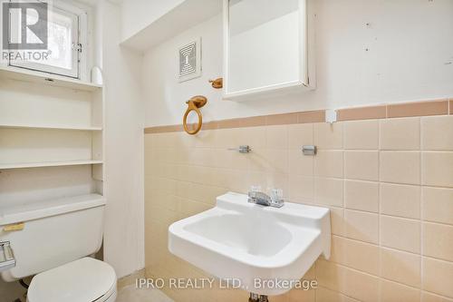 90 Stephen Drive, Toronto, ON - Indoor Photo Showing Bathroom