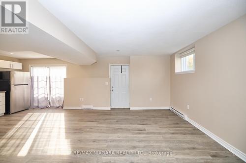 437 Sugarloaf Street, Port Colborne (878 - Sugarloaf), ON - Indoor Photo Showing Other Room