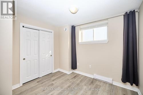 437 Sugarloaf Street, Port Colborne (878 - Sugarloaf), ON - Indoor Photo Showing Other Room