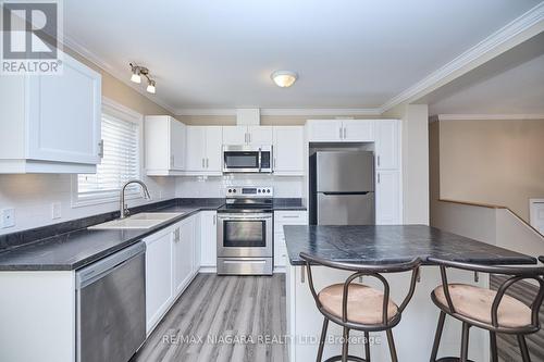 437 Sugarloaf Street, Port Colborne (878 - Sugarloaf), ON - Indoor Photo Showing Kitchen With Stainless Steel Kitchen