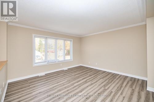 437 Sugarloaf Street, Port Colborne (878 - Sugarloaf), ON - Indoor Photo Showing Other Room